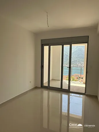 Two-bedroom apartment in Dobrota, 74 m²